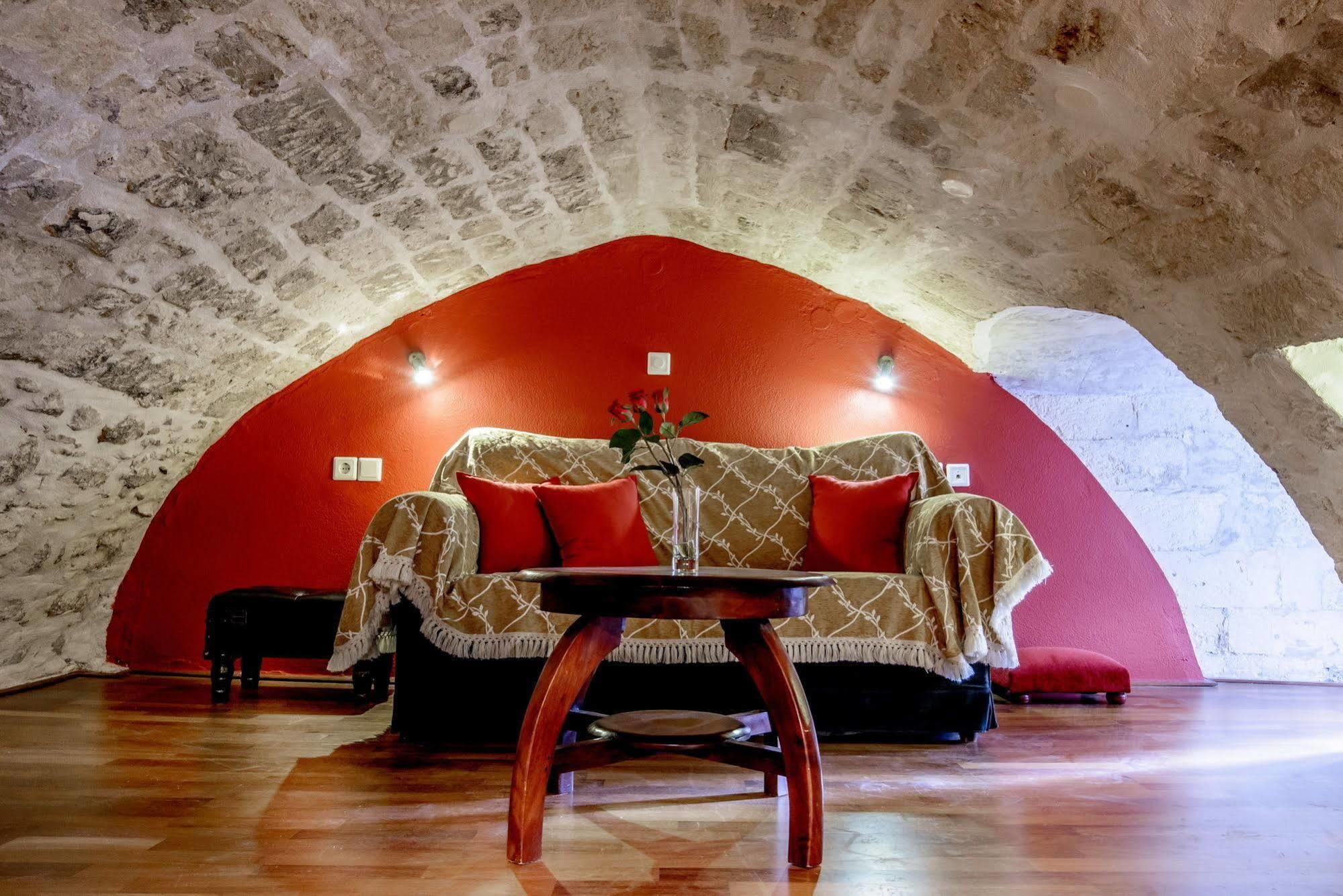 Leo Hotel Rethimnon Buitenkant foto